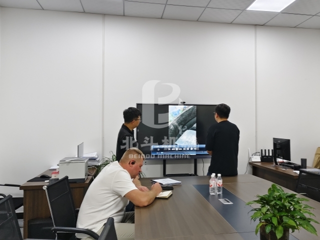 現(xiàn)場技術交流,與來訪客戶共話解決方案